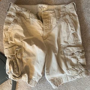 Hollister cargo shorts size 32